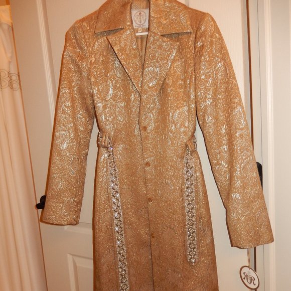 Woman's jacket - Picture 1 of 7